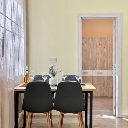 Cozy & Comfort For 4 Guests 10 Minutes Away From Centre Appartement *