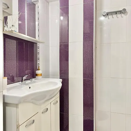 Appartement Cozy & Comfort For 4 Guests 10 Minutes Away From Centre *