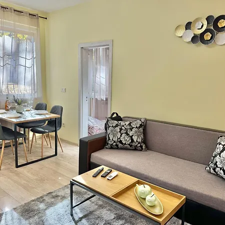 Cozy & Comfort For 4 Guests 10 Minutes Away From Centre Appartement Sofia