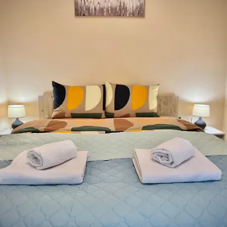 Appartement Cozy & Comfort For 4 Guests 10 Minutes Away From Centre