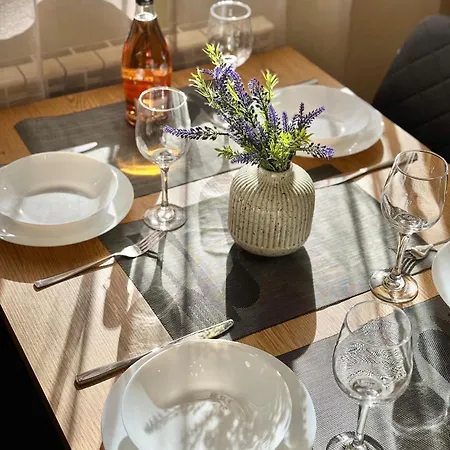 Cozy & Comfort For 4 Guests 10 Minutes Away From Centre